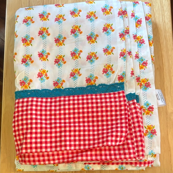 The Pioneer Woman Other - Pioneer Woman King Size Floral Flat Sheet. NEW. 100% Cotton